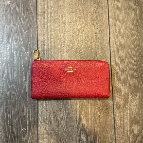 Coach Boxed Slim Accordion Zip Wallet - Picture 1 of 4